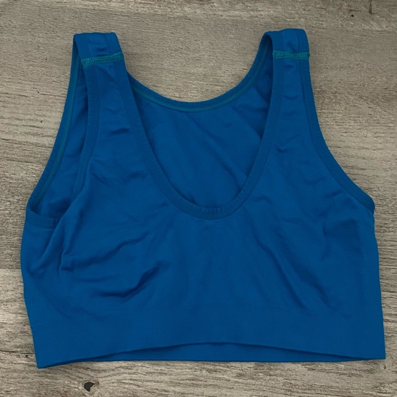 Puma Workout Top/ Sports Bra - Picture 2 of 2